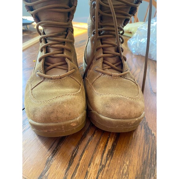 Danner Tanicus 8\